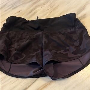 Women's size 2 lulu Shorts